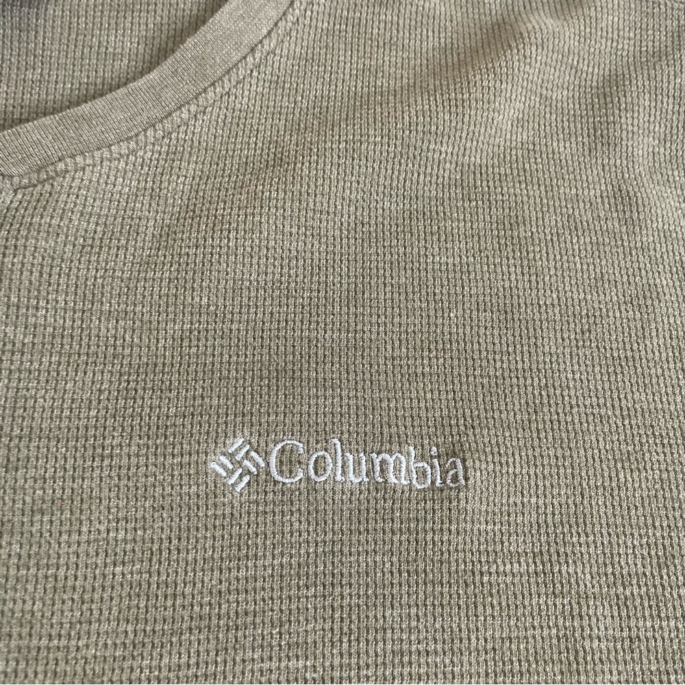 Columbia Men's Green Long Sleeve Thermal Henley - Picture 4 of 7